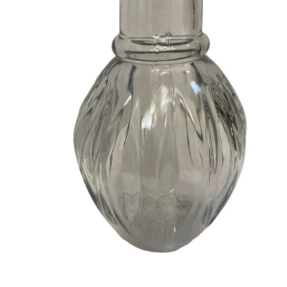 Vintage Glass Decanter With Stopper Heavy Clear Ribbed Sides Starburst Bottom 10 - Picture 6 of 8